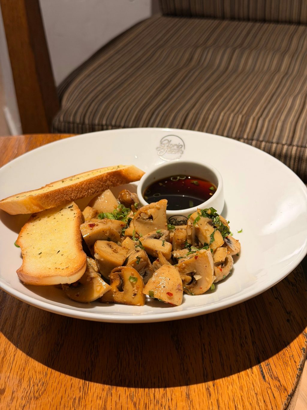 Easy Garlic Butter Mushrooms: A Savory Skillet Snack + Citrus Drinks