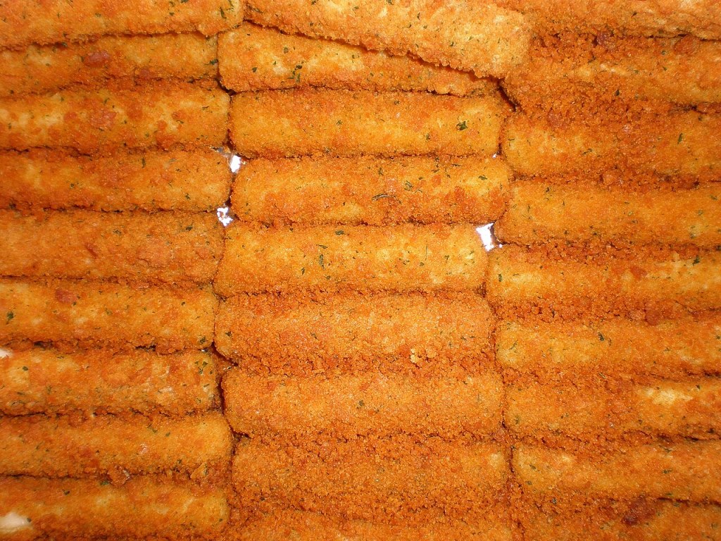 Easy Baked Mozzarella Sticks With Marinara & Garlic Yogurt Dips